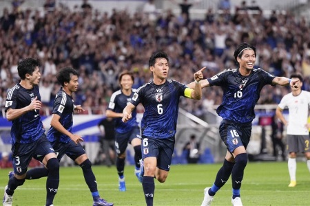 卫报评18强赛日韩表现：日本是亚洲的曼城，韩国是亚洲的曼联