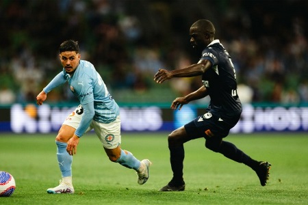 澳超情报：墨尔本城近5年主场揭幕都是2-1，胜利后防核心染红停赛