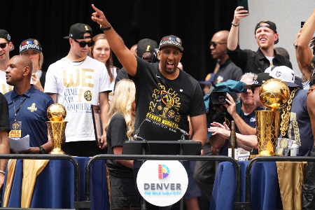 离谱！掘金没有补强，将与GM布斯达成提前续约