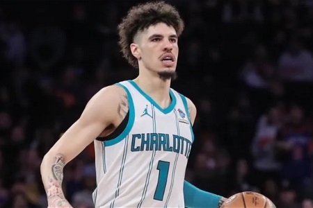 拉梅洛-鲍尔在球队赛季前6场比赛里投进30+三分，NBA历史第二人