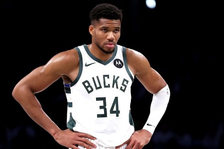 Stein：目前没球队认为，雄鹿会表现出任何讨论交易字母哥的意愿