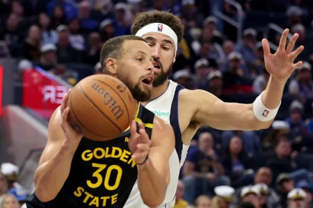 船记：库里仍旧拥有这项运动中最伟大的表演，绝对是最好的