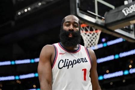 皮尔斯：哈登从史上最佳得分手变成最佳传球手，从未见过这种转型