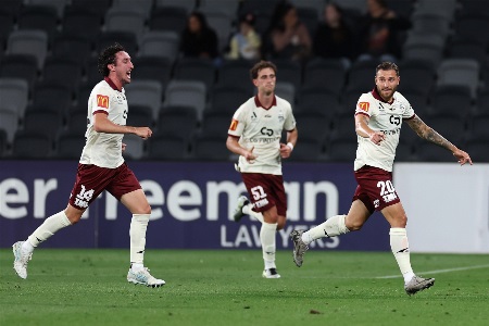 澳超情报：阿德莱德联王牌中场受伤，珀斯光荣防线主力回归