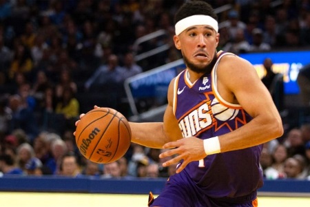 NBA圣诞大战伤停：布克因腹股沟伤势缺席，穆雷出战成疑