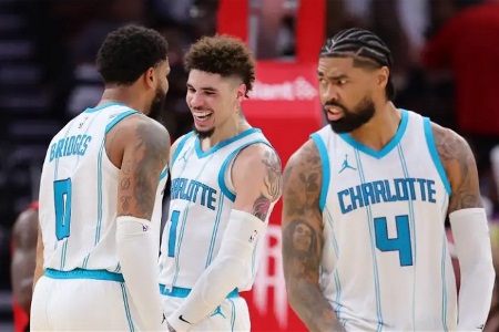 篮球预测：周五305NBA-开拓者VS黄蜂