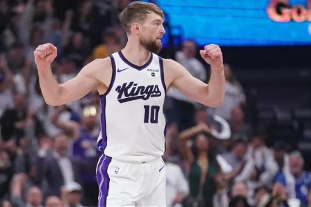 无缘全明星！小萨场均20.9分14.5板6.6助 篮板和两双数联盟第一