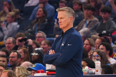 科尔：今天打掘金很重要，若输球就很难再追上他们了