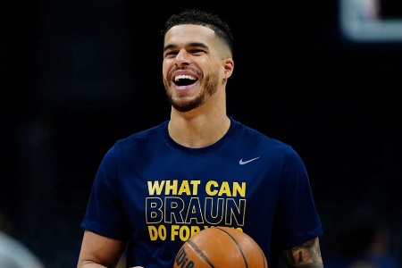 NBA情报：鲍威尔季后赛前2战表现不佳，小波特G3出战存疑