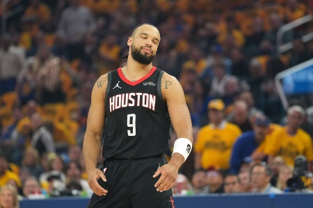 NBA季后赛情报：巴特勒出战成疑，火箭罚球命中率糟糕