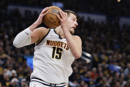 NBA情报：雷霆上场替补阵容立功，约基奇近三场状态堪忧