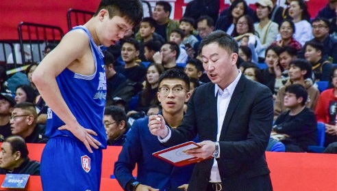 青岛主帅：杨瀚森属于NBA舞台！看好他的选秀前景