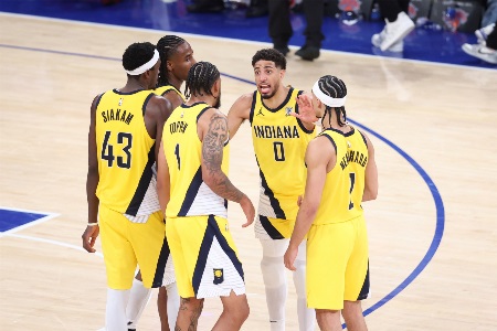 步行者单个季后赛8名球员得分200+成NBA历史首队！
