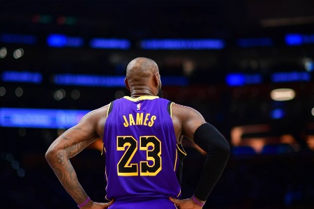 ESPN名记：詹姆斯退役巡演或将开启，规格参照当年的贾巴尔