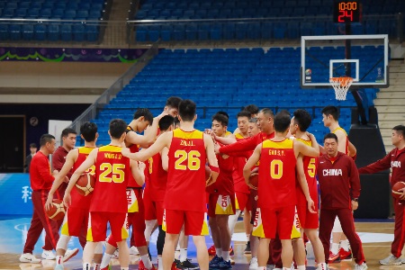 团队篮球！中国男篮小组赛阶段5名球员场均得分上双