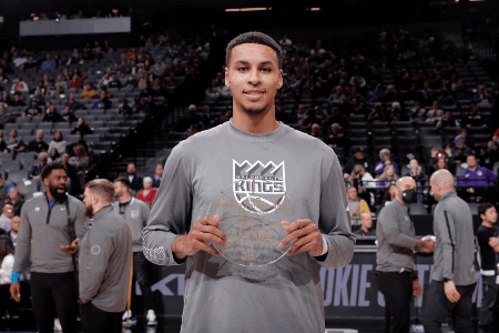 建队基石？国王和勇士的交易谈判中，穆雷和埃利斯列为非卖品