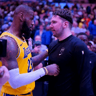 队记：湖人进攻纸面实力在联盟前10，但防守还是太差