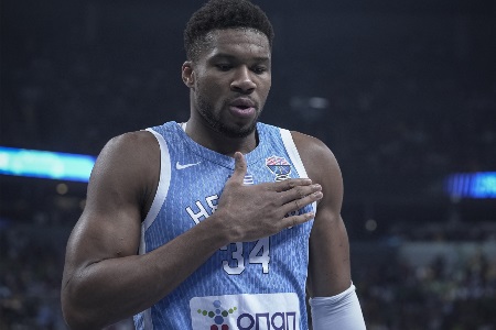 嚣张！土耳其主帅：在FIBA限制字母哥并不难