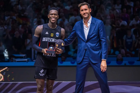 特雷-杨：施罗德在FIBA比赛里真的把所有人都打爆了