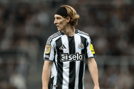 英超情报：纽卡两名攻击手回归，萨卡迎里程碑之战