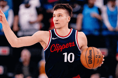 希望无大碍！船记：尚未有博格丹的最新伤病情况