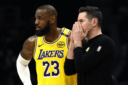 雷迪克：詹姆斯的伤确实比较棘手，他的首发替代者仍未确定