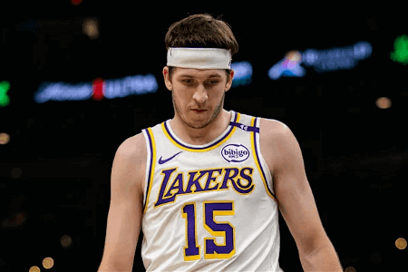 雷迪克：里夫斯的小腿被膝盖顶了一下，但他并无大碍