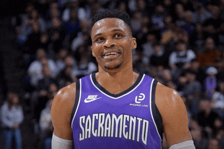 媒体人：威少身家3.5亿，选择继续打球纯粹是因为热爱