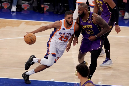 詹姆斯季中交易最可能去哪？普遍认为是尼克斯