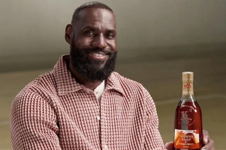 来真的！一球迷因决定2起诉詹姆斯讨回门票钱