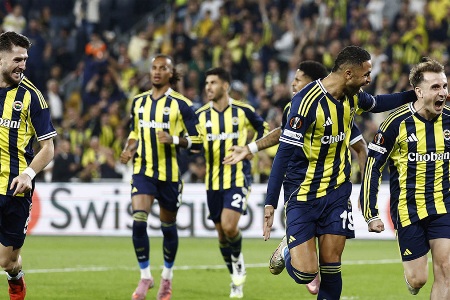 欧联杯情报：费内巴切现门将危机，斯图加特多人没有出场资格