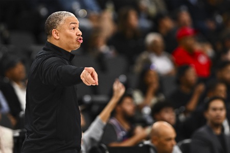 快船球迷狂喜？卢也参与了赌案中的非法扑克牌局