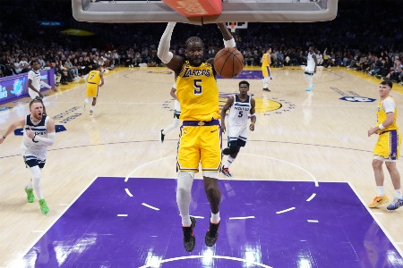 里夫斯也知道罚球多！告诉艾顿冲击篮下将场均10罚球