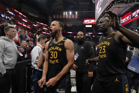 皮尔斯播客：库里再打个3年左右该退役了