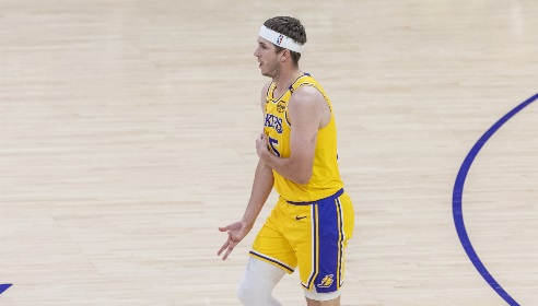 里夫斯连续5场场均砍34分&真实命中率68.7%！仅库里乔丹做到过