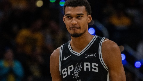 历史首人！文班亚马开季前5场达成150分20帽 