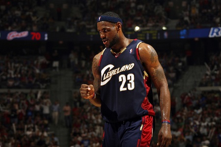 名记爆料：骑士正在打听让詹姆斯回去退役巡演