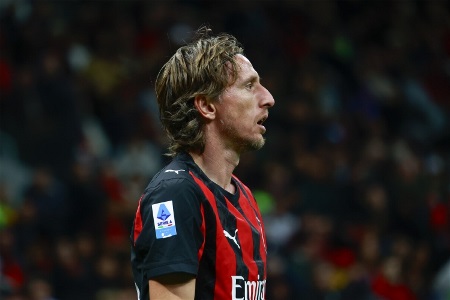 老而弥坚！40岁莫德里奇本赛季全部首发9场踢满