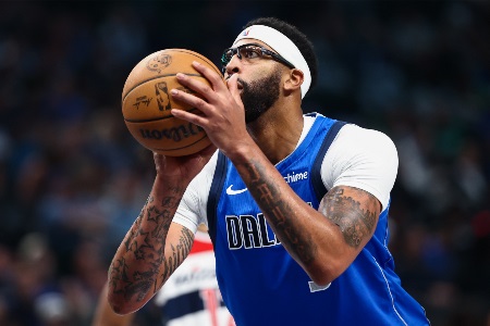 已成玻璃人！浓眉被交易到独行侠之后仅出战了14场