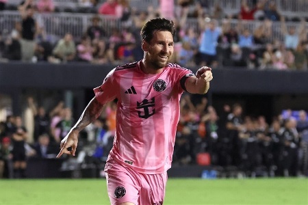 梅西回归巴萨？西媒称能否与拉波尔塔修复关系是重要因素