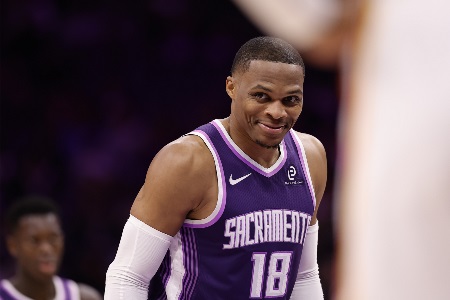 施罗德首发毫无用处！威少顶替能使球队继续前进