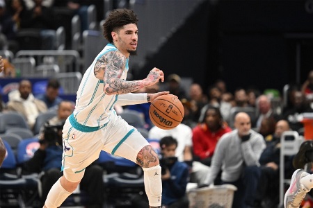 又一球星申请交易！拉梅洛·鲍尔不满黄蜂淡化他的地位