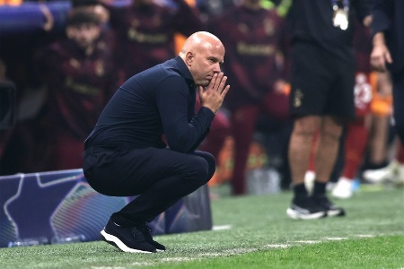 利物浦主场3球惨败！斯洛特嘴硬：解决办法并不遥远