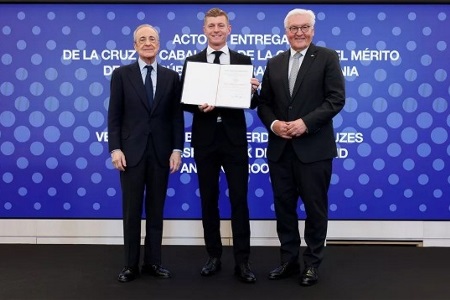 弗洛伦蒂诺祝贺克罗斯获勋：托尼是代表皇马全球价值观的典范