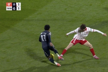 火力全开！皇马 TV 怒轰裁判 “使绊子”，痛批特巴斯为争议判罚开脱！