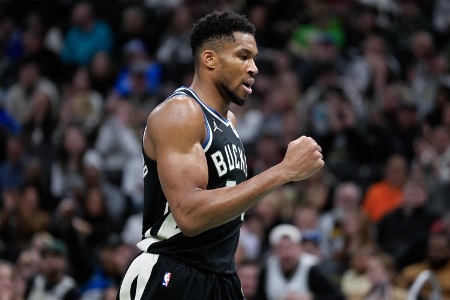 早有预感！字母哥夏天认为自己接近被交易去尼克斯