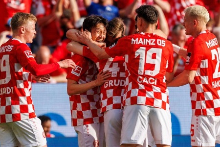 德甲情报：美因茨中场大将停赛，门兴周中杯赛消耗较大