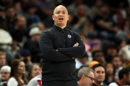 考辛斯喷泰伦卢：他对待保罗的方式曾用在我、隆多以及沃尔等人身上