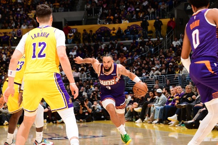 NBA情报：爱德华兹 2 场进攻低迷，太阳上场全员哑火