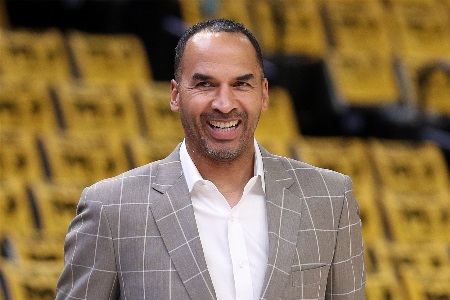 媒体人：快船用SGA换泡椒当时看是合理 但独行侠交易077注定悲剧